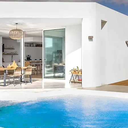 Dar Beida: Villa Con Piscina En Lajares, 7Km Playa *